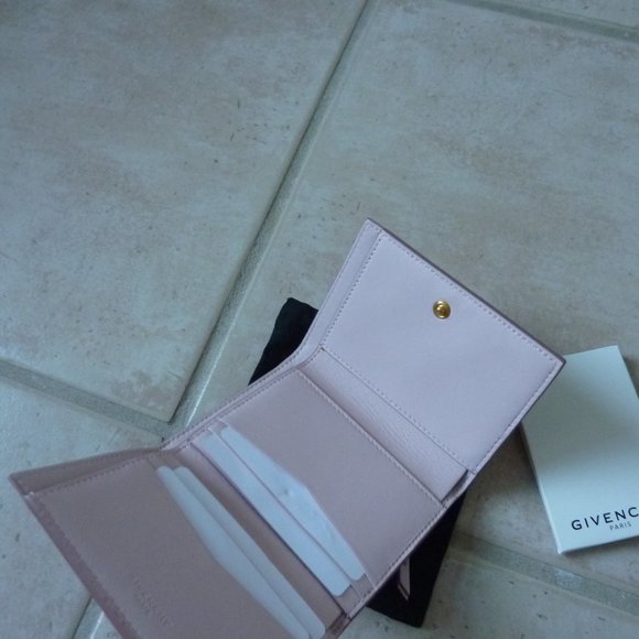 Givenchy GV3 Quilted Leather Tri-Fold Quilt Wallet - Picture 7 of 11